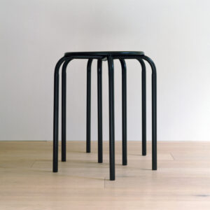To taburetter / Two stools 